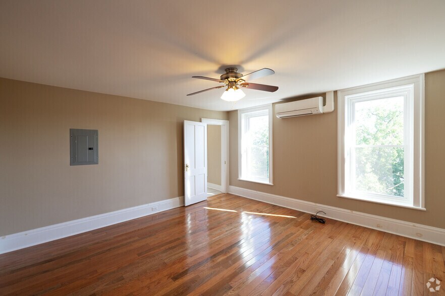 More Photos Of 458 Broadway, Kingston Storefront Retail Residential For Sale