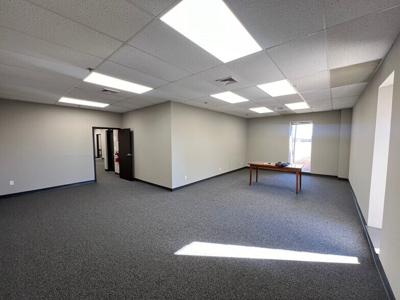 More Photos Of 310 Paterson Plank Rd, Carlstadt Manufacturing For Lease