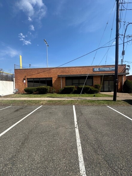 More Photos Of 59 Thomas North Rd, Hawthorne Warehouse For Lease
