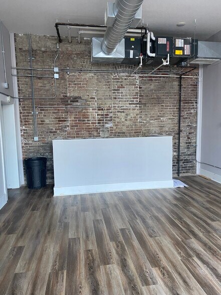 More Photos Of 201 N Wayne St, Piqua Storefront Retail Residential For Lease