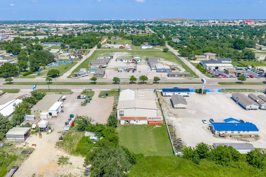 More Photos Of 6209 S Shields Blvd, Oklahoma City Manufacturing For Sale
