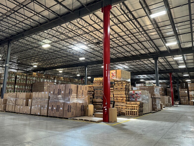 More Photos Of 3616 Independence Dr, Fort Wayne Warehouse For Lease