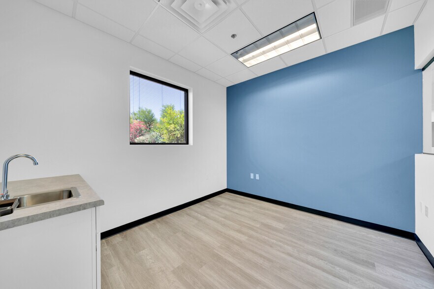 More Photos Of 4729 E Union Hills Dr, Phoenix Medical For Sale