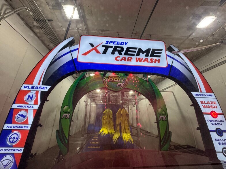 More Photos Of 4 N Barrington Rd, Streamwood Carwash For Sale