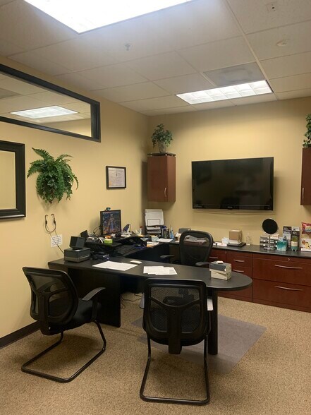 More Photos Of 750 Oak Avenue Pky, Folsom Office For Sale