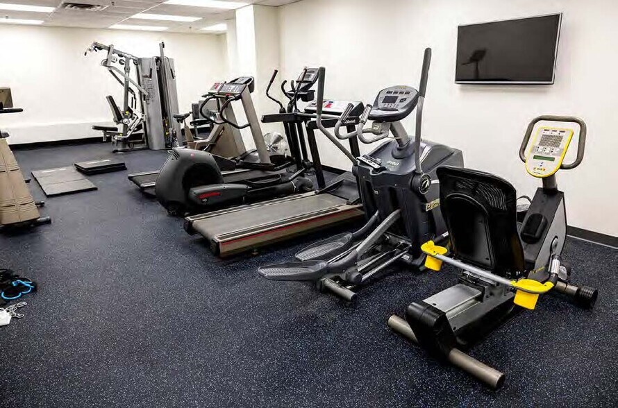 More Photos Of 31500 Solon Rd, Solon Office For Lease