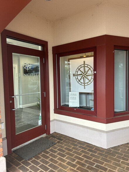 More Photos Of 670 Boston Post Rd, Madison Office For Lease