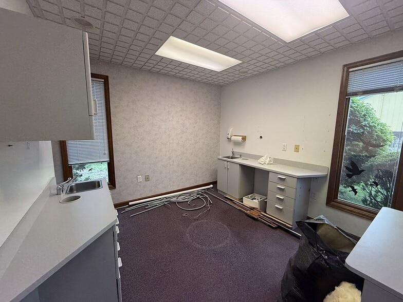 More Photos Of 4906 N Holland Sylvania Rd, Sylvania Office For Lease