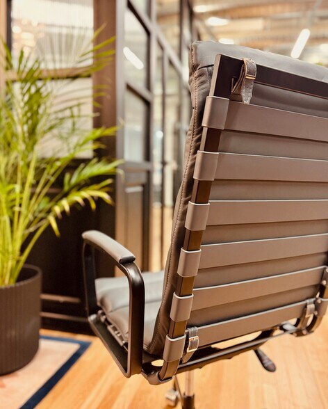 More Photos Of 14 Erb St W, Waterloo Coworking Space