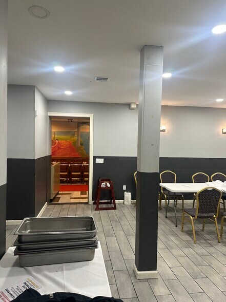 More Photos Of 11812 Atlantic Ave, South Richmond Hill Storefront Retail Residential For Lease