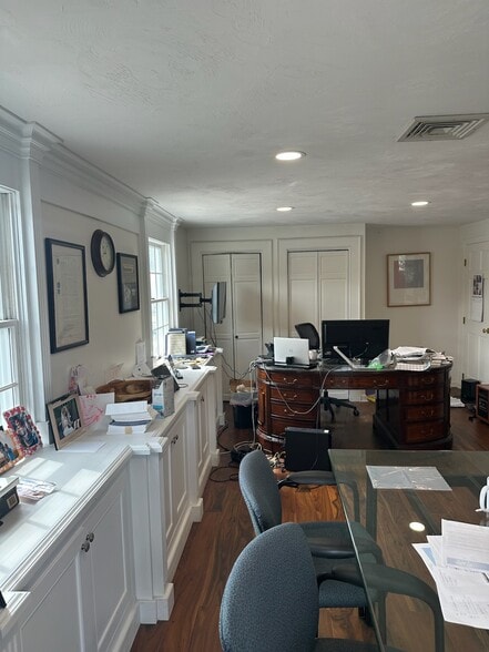 More Photos Of 9-13 Whiting St, Hingham Office For Lease