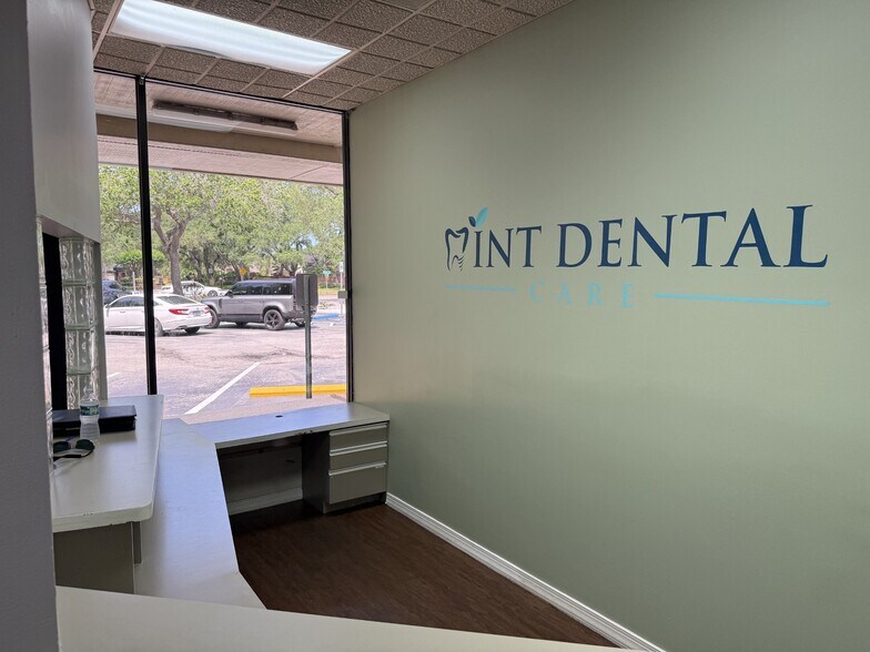 More Photos Of 8525-8549 Gunn Hwy, Odessa Unknown For Lease