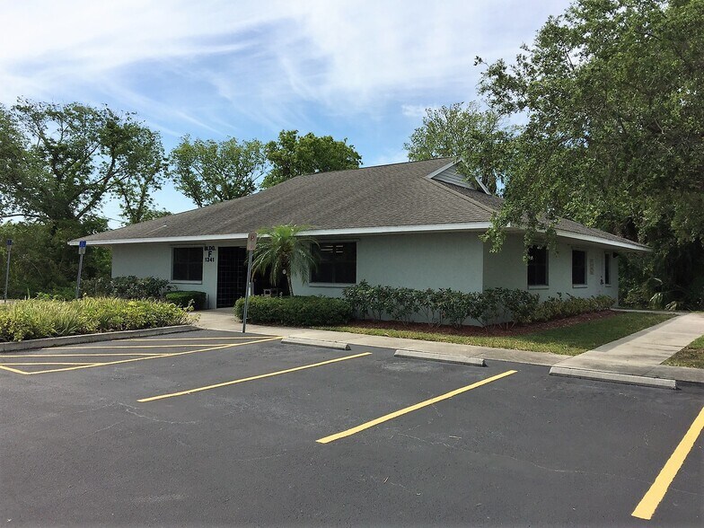 More Photos Of 1341 10th St E, Palmetto Medical For Lease