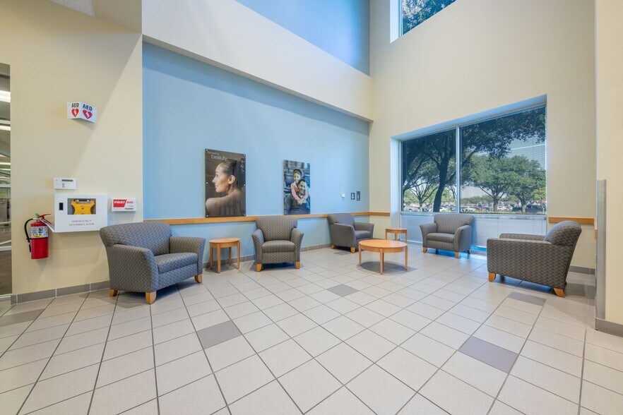 More Photos Of 301 W Howard Ln, Austin Unknown For Lease