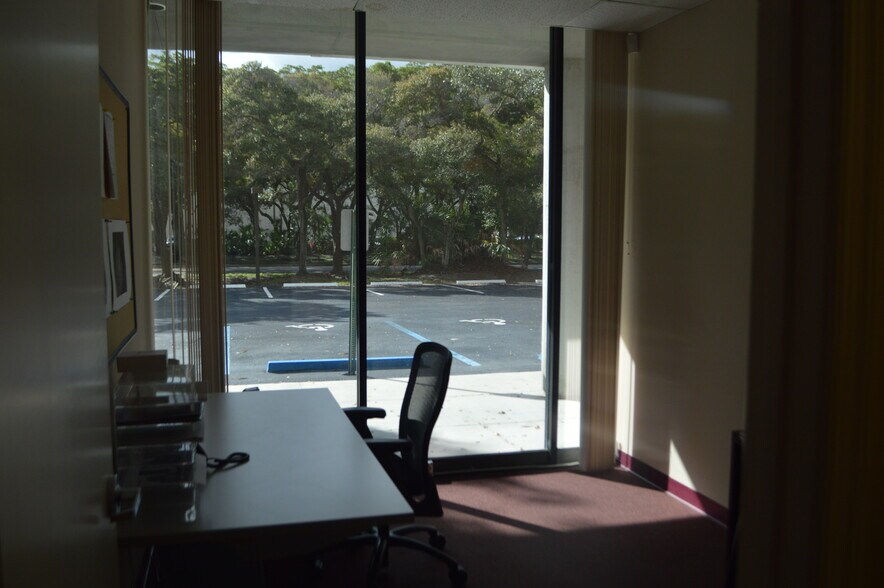 More Photos Of 6000 Park of Commerce Blvd, Boca Raton Distribution For Lease