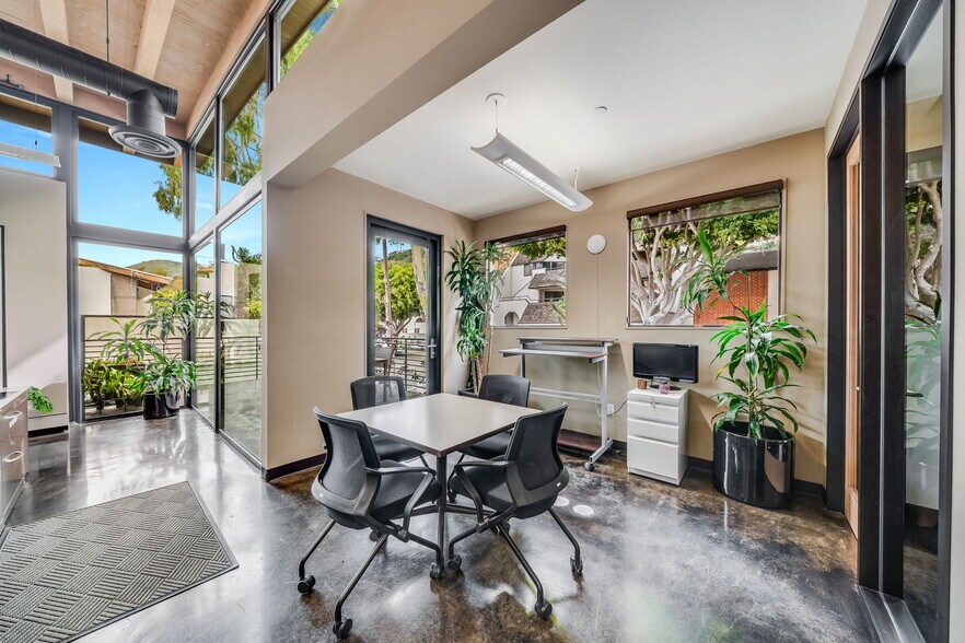 More Photos Of 345-349 3rd St, Laguna Beach Loft Creative Space For Sale