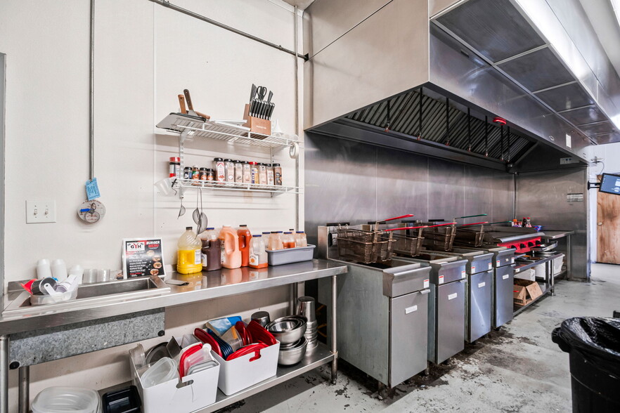 More Photos Of 2579 Douglas Ave, Brewton Restaurant For Sale