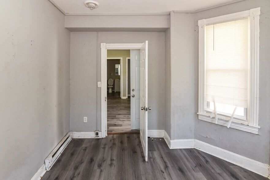 More Photos Of 128 S Philadelphia Blvd, Aberdeen Apartments For Sale