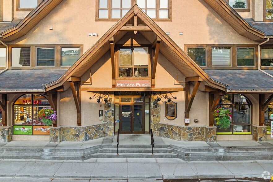 More Photos Of 1001 6 Ave, Canmore Storefront For Lease