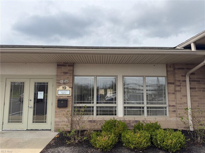 Primary Photo Of 31320 Solon Rd, Solon Coworking Space