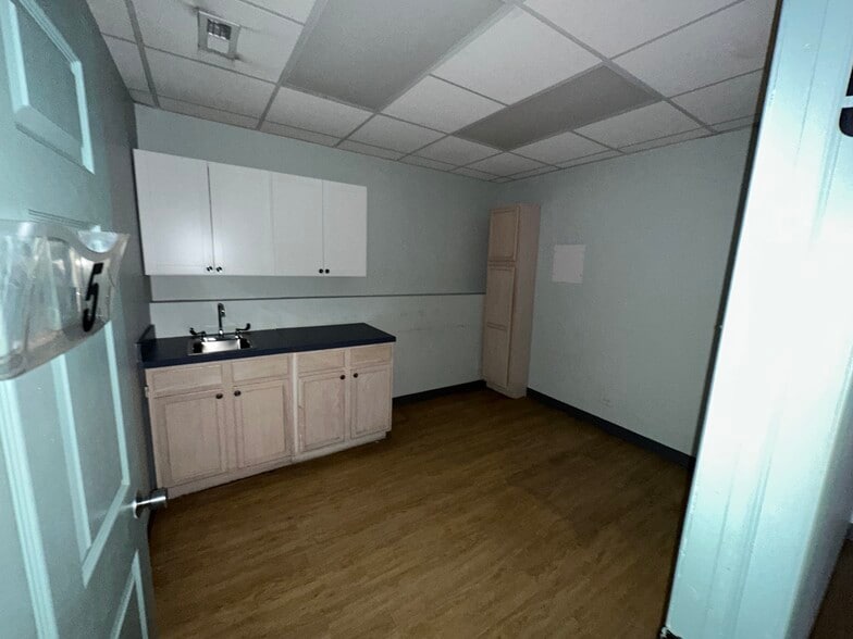 More Photos Of 6338 S Pulaski Rd, Chicago Storefront For Lease