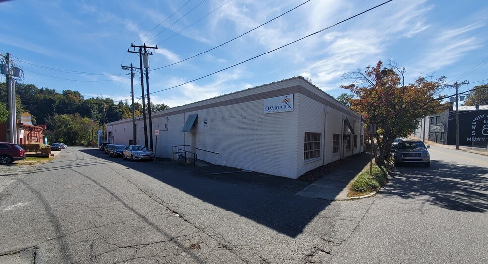 More Photos Of 1010 W Northwest Blvd, Winston-Salem General Retail For Sale