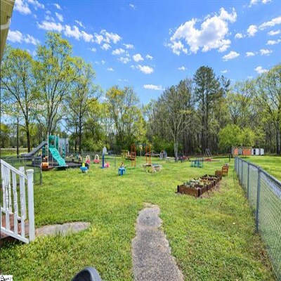 More Photos Of 615 Fairview St, Fountain Inn Office For Sale