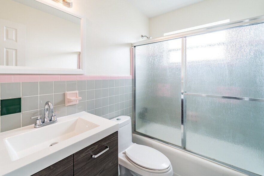 More Photos Of 1241-1251 W River Dr, Margate Apartments For Sale