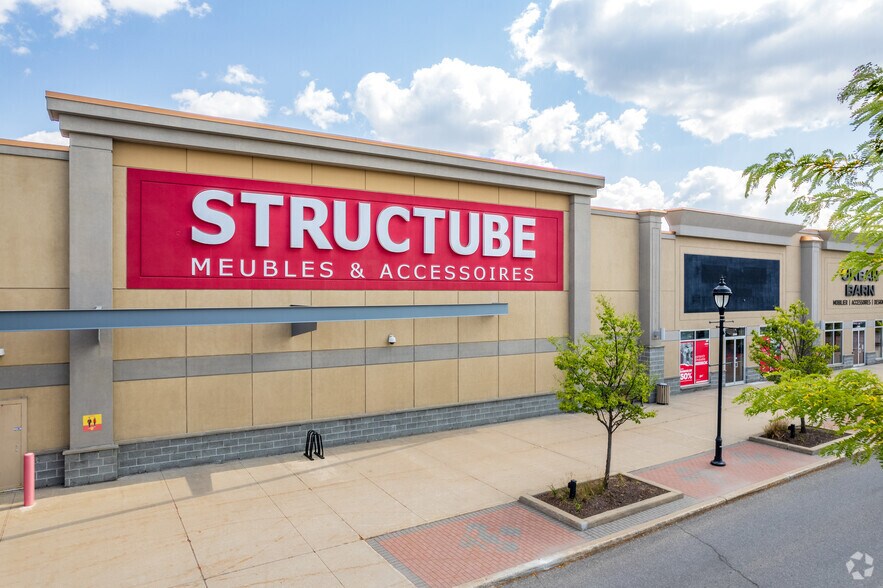 More Photos Of 2800-2860 Prom Saint-Honoré, Boisbriand Unknown For Lease