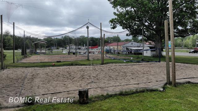 More Photos Of 11850 S Gera Rd, Birch Run Restaurant For Sale