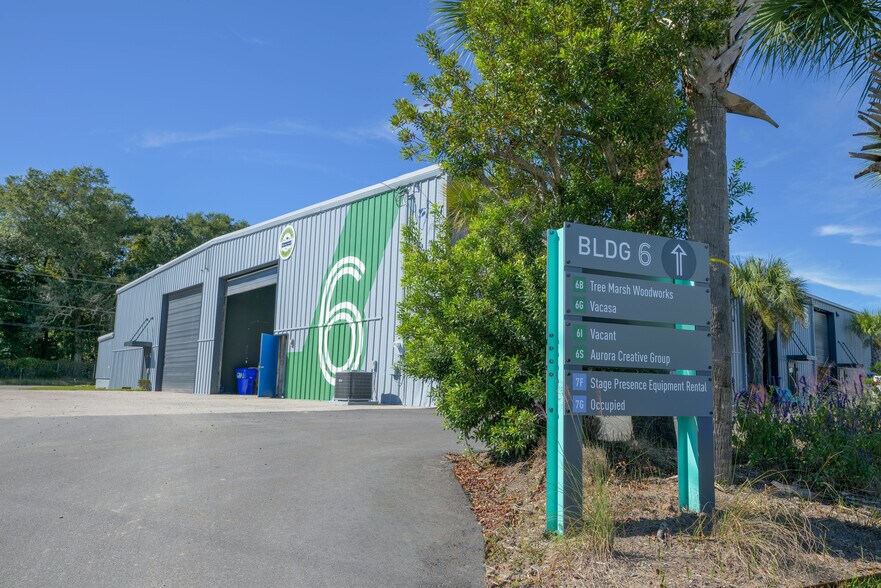 More Photos Of 1750 Signal Point Rd, Charleston Warehouse For Lease