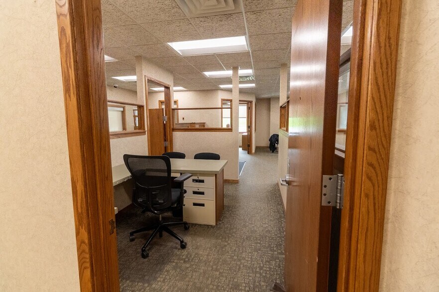 More Photos Of 833 E 16th St, Holland Bank For Lease