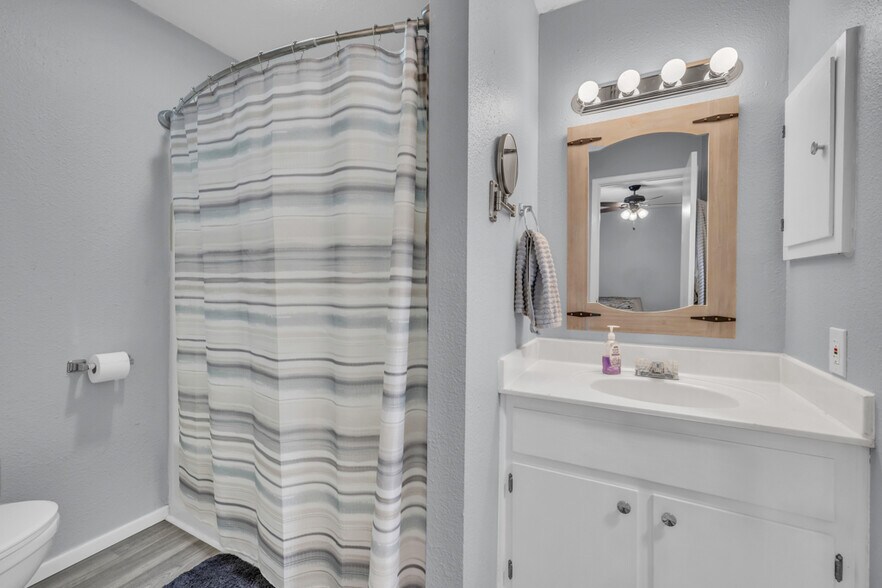 More Photos Of 2001 Ponderosa Dr, New Braunfels Specialty For Sale