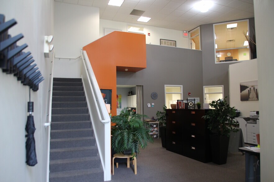 More Photos Of 15 Research Dr, Woodbridge Office For Lease
