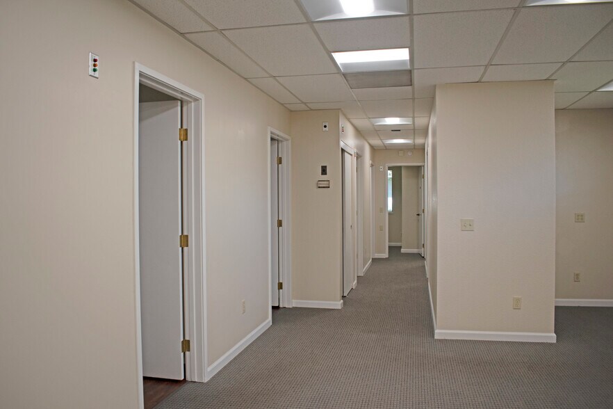 More Photos Of 4720 Hoen Ave, Santa Rosa Medical For Sale