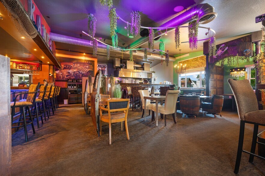 More Photos Of , Gaylord Unknown For Sale