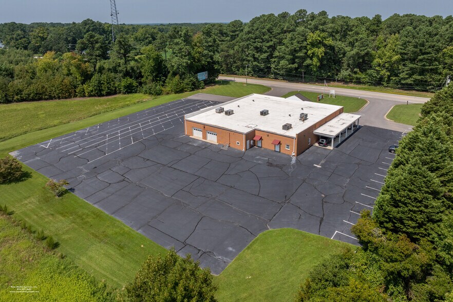 More Photos Of 1260 N Mecklenburg Ave, South Hill Funeral Home For Sale