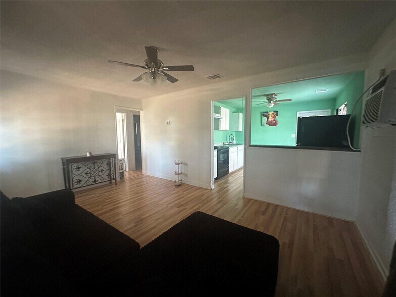 More Photos Of 2764 W Highway 199, Springtown Apartments For Sale