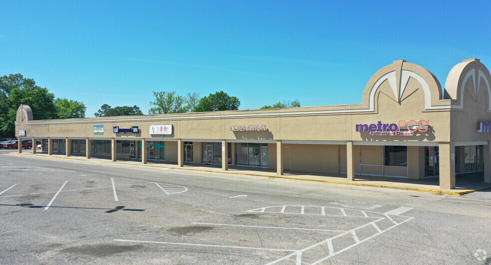 More Photos Of 2234-2288 E South Blvd, Montgomery Storefront For Lease