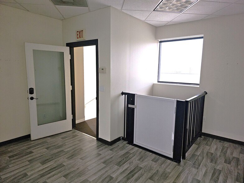 More Photos Of 6713 Broadway, Pearland Unknown For Lease