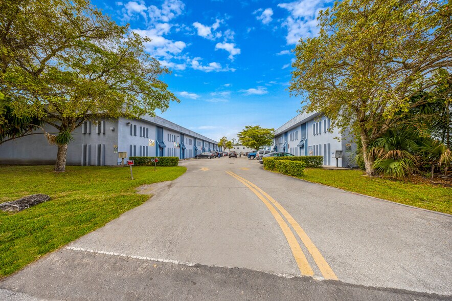 More Photos Of 12300-12316 SW 131st Ave, Miami Warehouse For Lease