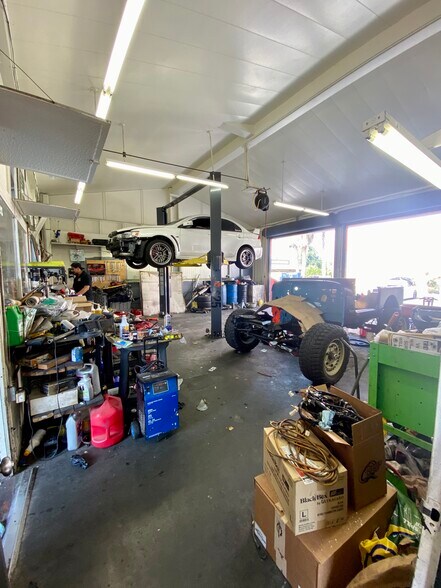 More Photos Of 601 S Magnolia Ave, Anaheim Auto Repair For Lease