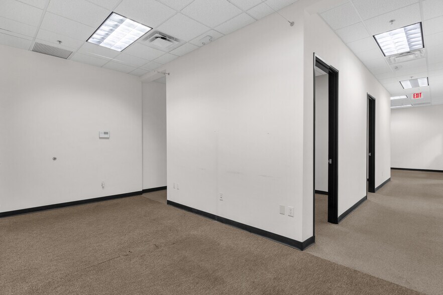 More Photos Of 70 N McClintock Dr, Chandler Medical For Sale