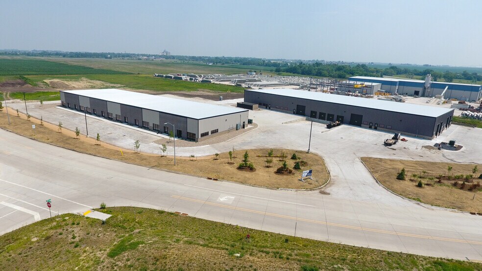 More Photos Of 2251 Shiloh Rose Pky SW, Bondurant Unknown For Lease