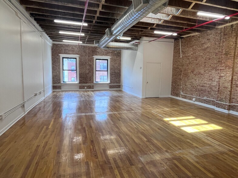More Photos Of 39 W 14th St, New York Office For Lease