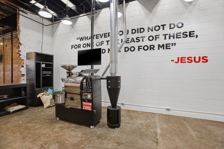 More Photos Of 122 E Randolph Ave, Enid Storefront Retail Residential For Sale