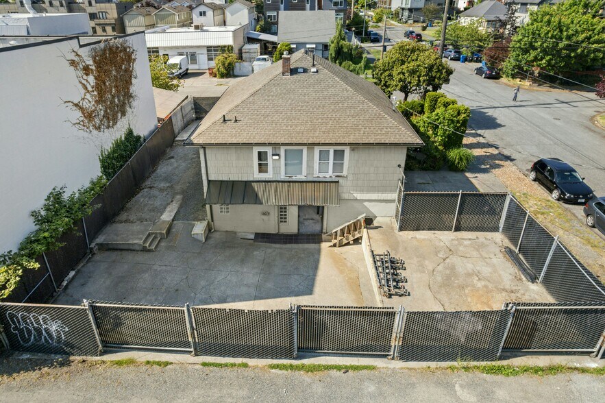 More Photos Of 903 NW 50th St, Seattle Flex For Sale