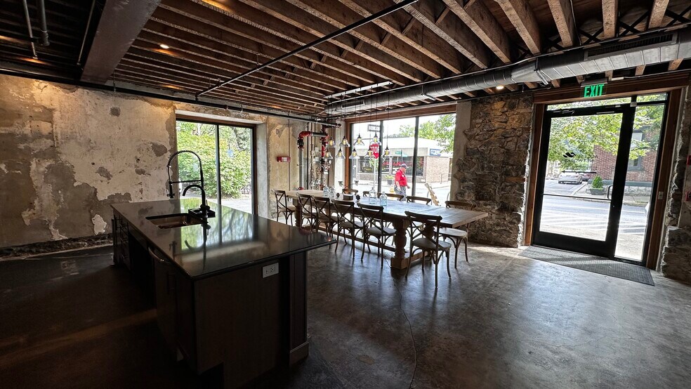 More Photos Of 225 Ferry St, Easton Office Residential For Lease