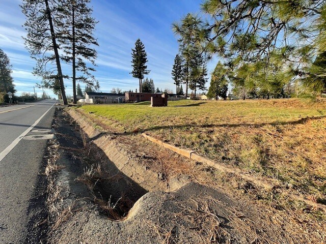 More Photos Of 1573 Bille Rd, Paradise Land For Sale