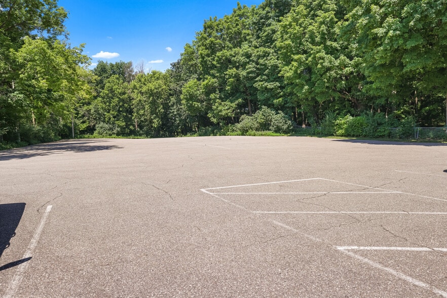 More Photos Of 1801 Commerce Blvd, Mound Funeral Home For Sale